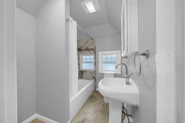 $4,900 | 28 Richardson Avenue, Unit 28, North Andover, MA 01845