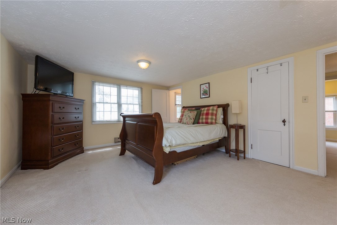 2465 Traymore Road Cleveland, OH 44118 - Photo 24 of 34 The Fourth Bedroom, located on the third floor, is unusually large with a regular high ceiling and direct access to the bathroom