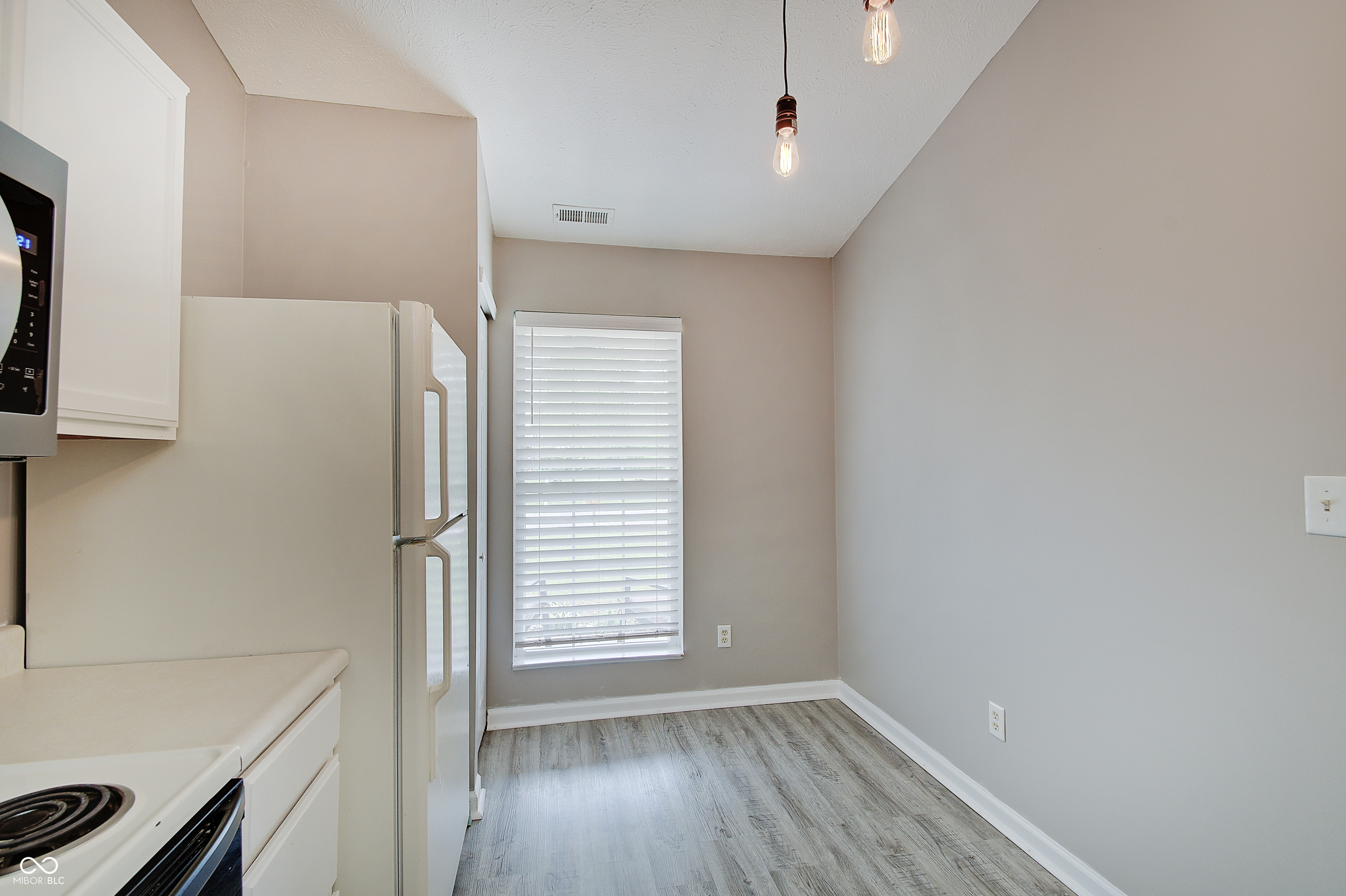 5541 Fair Ridge Place Indianapolis, IN 46221 - Photo 8 of 33 Gallery Image 8