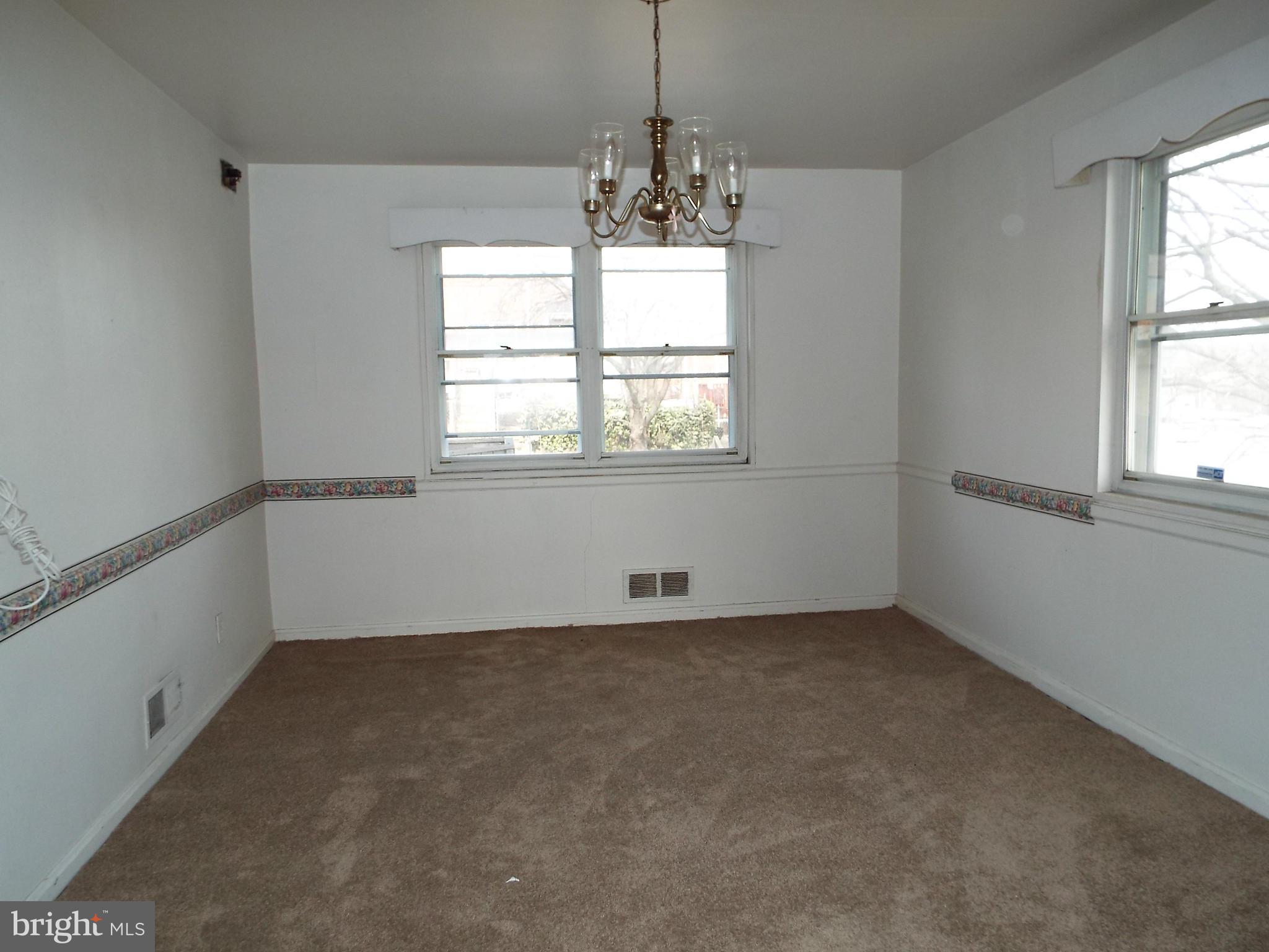 5400 Addington Road Baltimore, MD 21229 - Photo 5 of 13 Dining Room