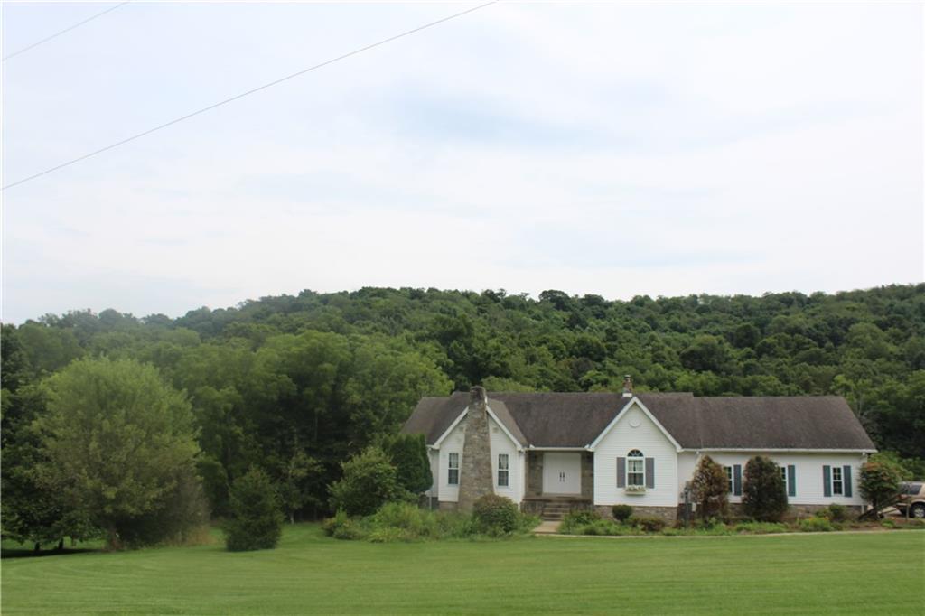 522 Pleasant Valley Road Washington, PA 15301 - Photo 2 of 25