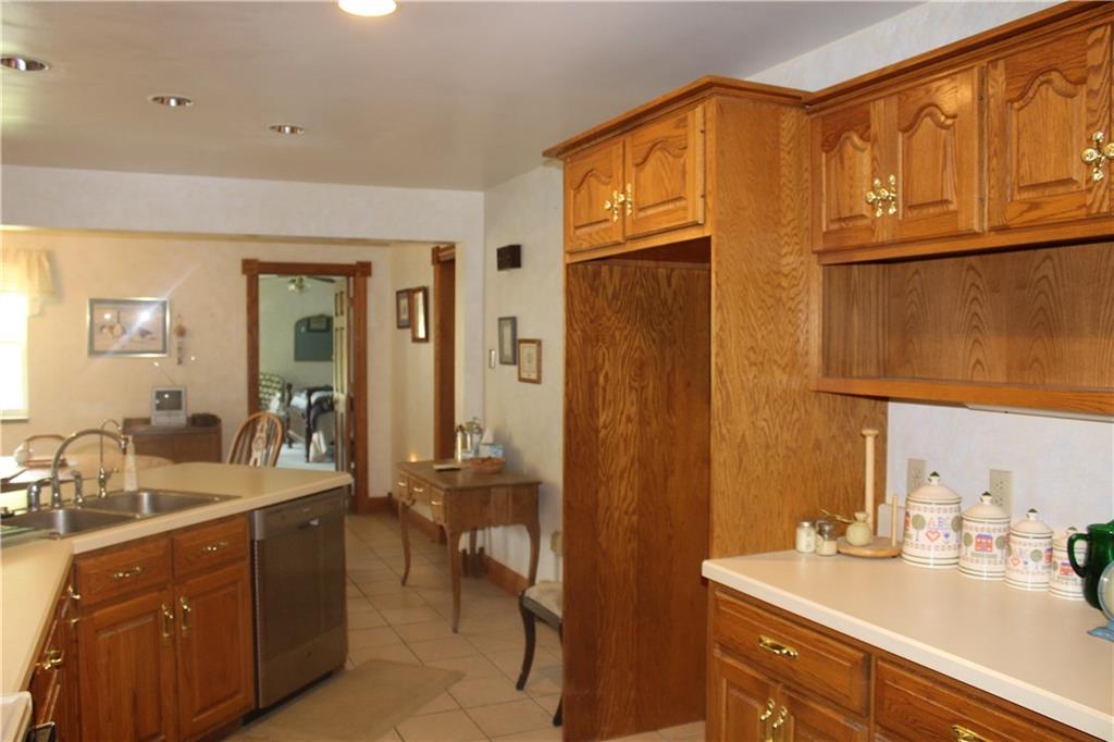 522 Pleasant Valley Road Washington, PA 15301 - Photo 13 of 25