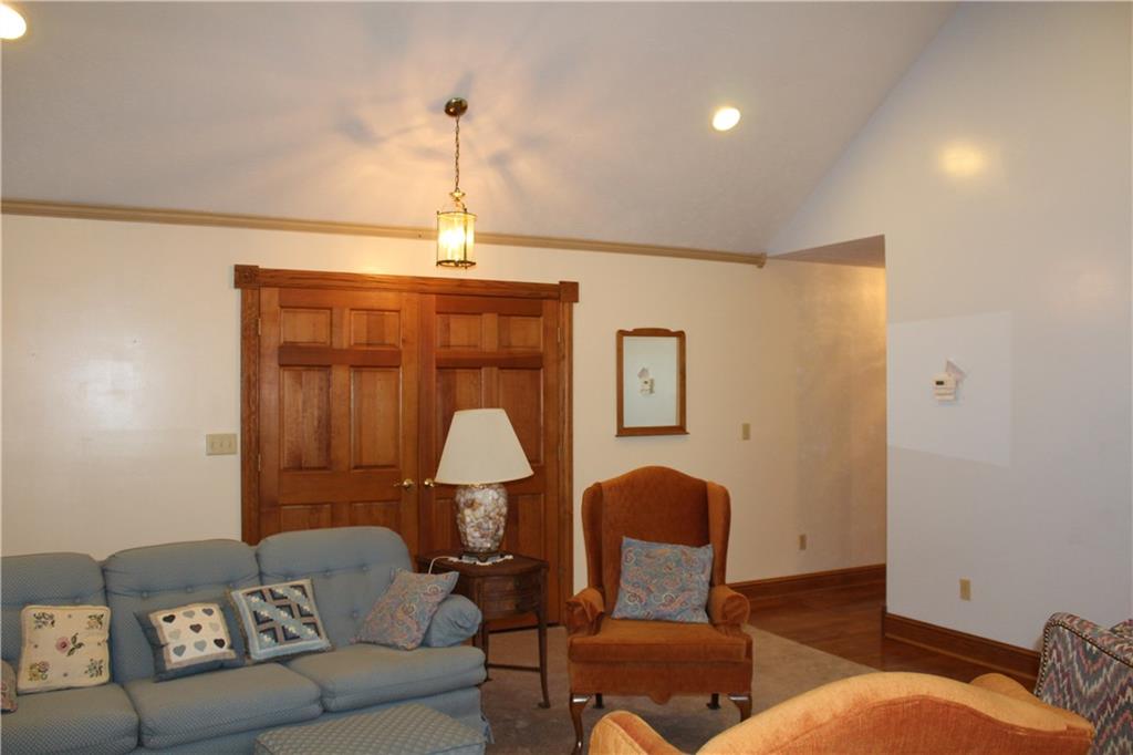 522 Pleasant Valley Road Washington, PA 15301 - Photo 17 of 25