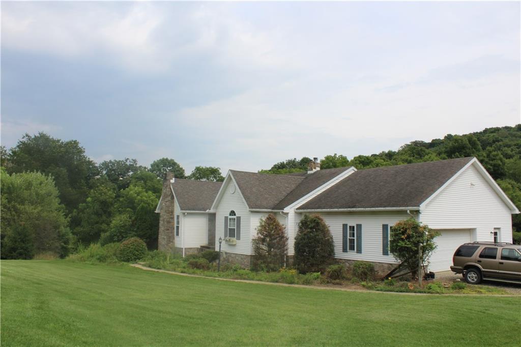 522 Pleasant Valley Road Washington, PA 15301 - Photo 3 of 25