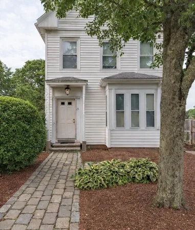 $850,000 | 211 Court Street, Plymouth, MA 02360