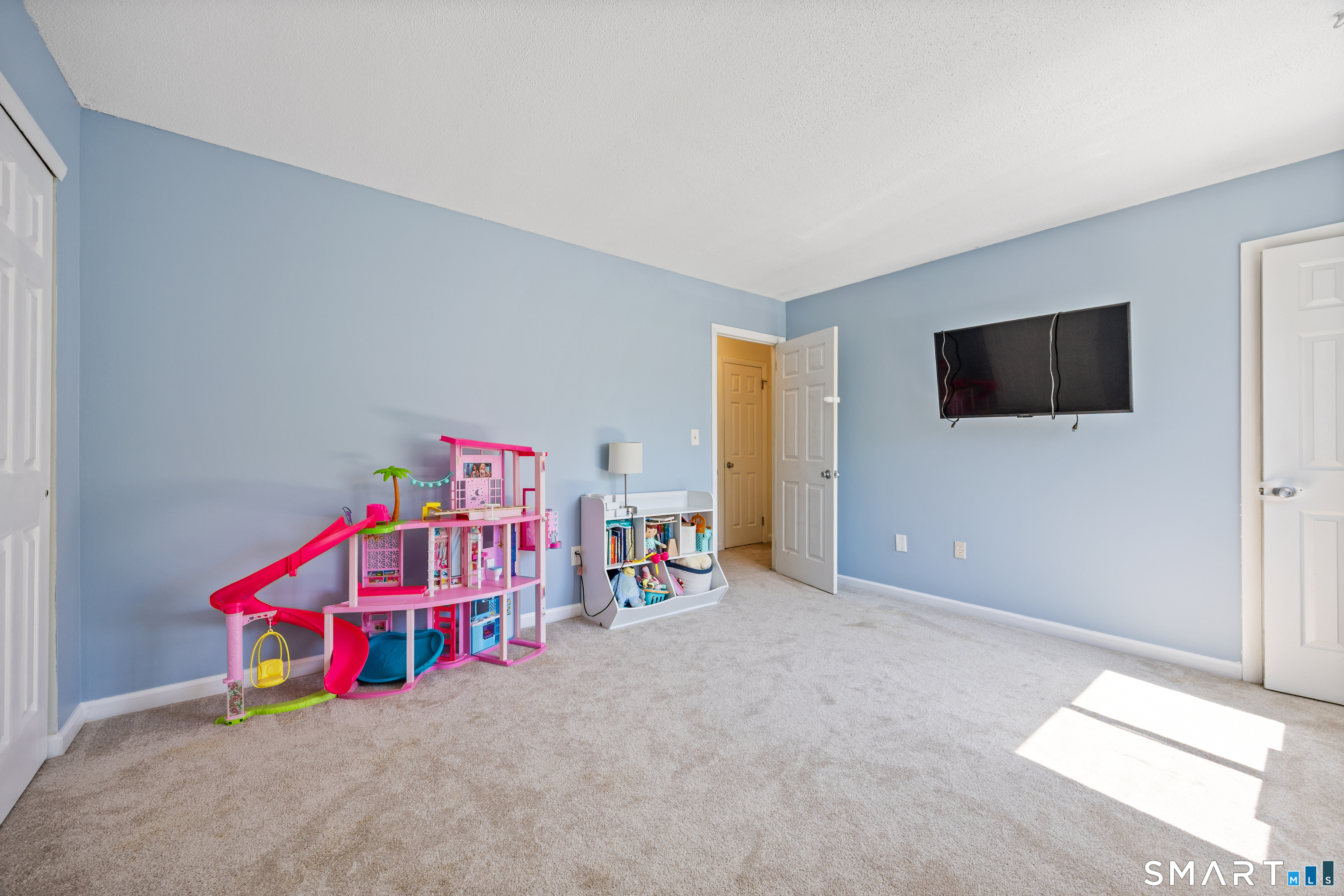 7 Sutton Place, Unit 7 Bloomfield, CT 06002 - Photo 17 of 25