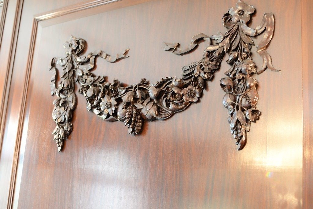 201 Hyslop Road Brookline, MA 02445 - Photo 17 of 30 a view of a vase of flowers