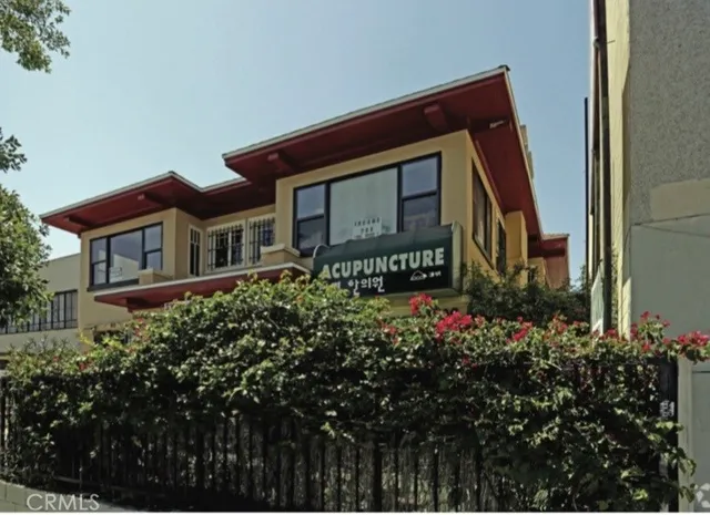 $1,750,000 | 811 1/2 South Vermont Avenue, Los Angeles, CA 90005