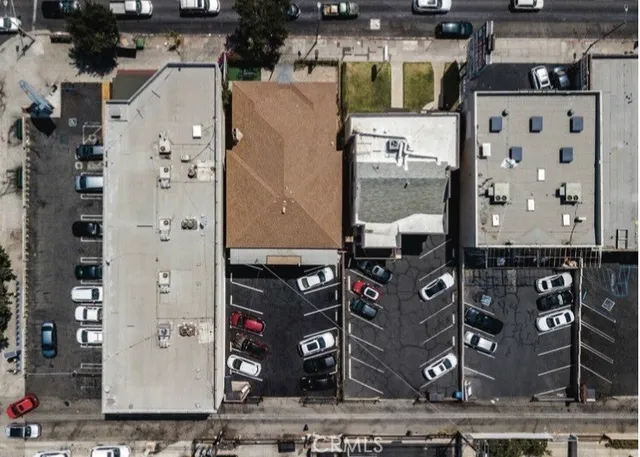 $1,750,000 | 811 1/2 South Vermont Avenue, Los Angeles, CA 90005