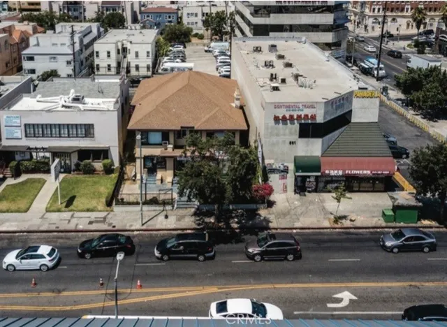 $1,750,000 | 811 1/2 South Vermont Avenue, Los Angeles, CA 90005