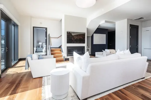 $5,699,000 | 300 Pier 4 Blvd., Unit PH J, Boston, MA 02210