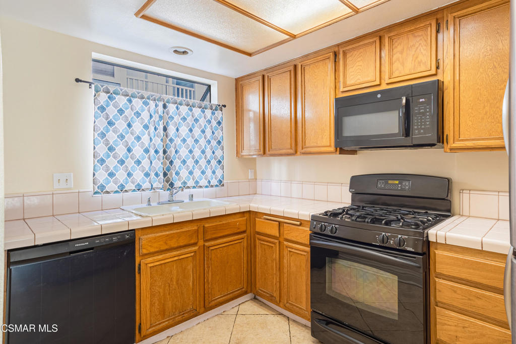 3942 Cochran Street, Unit 48 Simi Valley, CA 93063 - Photo 8 of 24