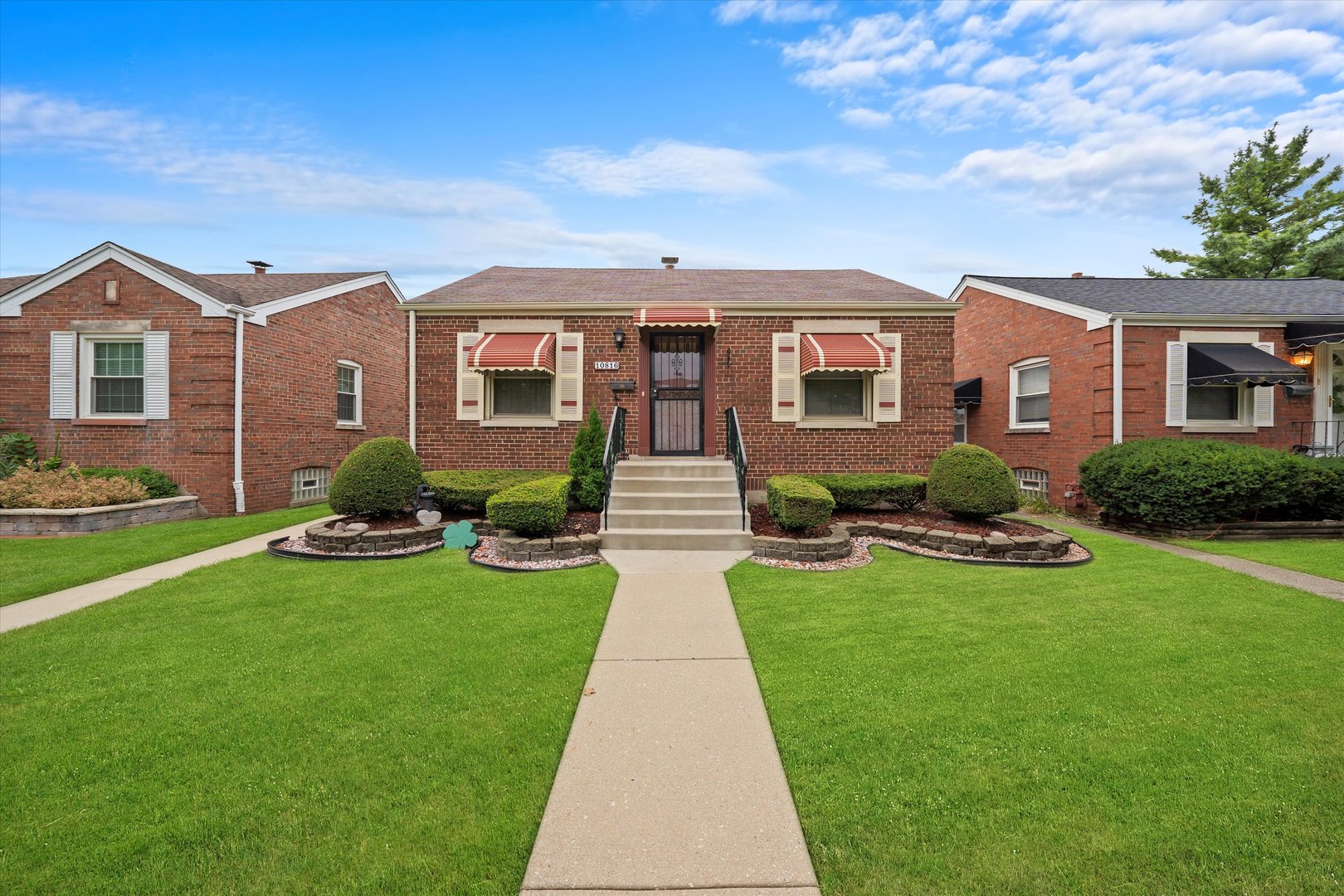 10816 South Ridgeway Avenue Chicago, IL 60655 - Photo 1 of 16 Gallery Image 1