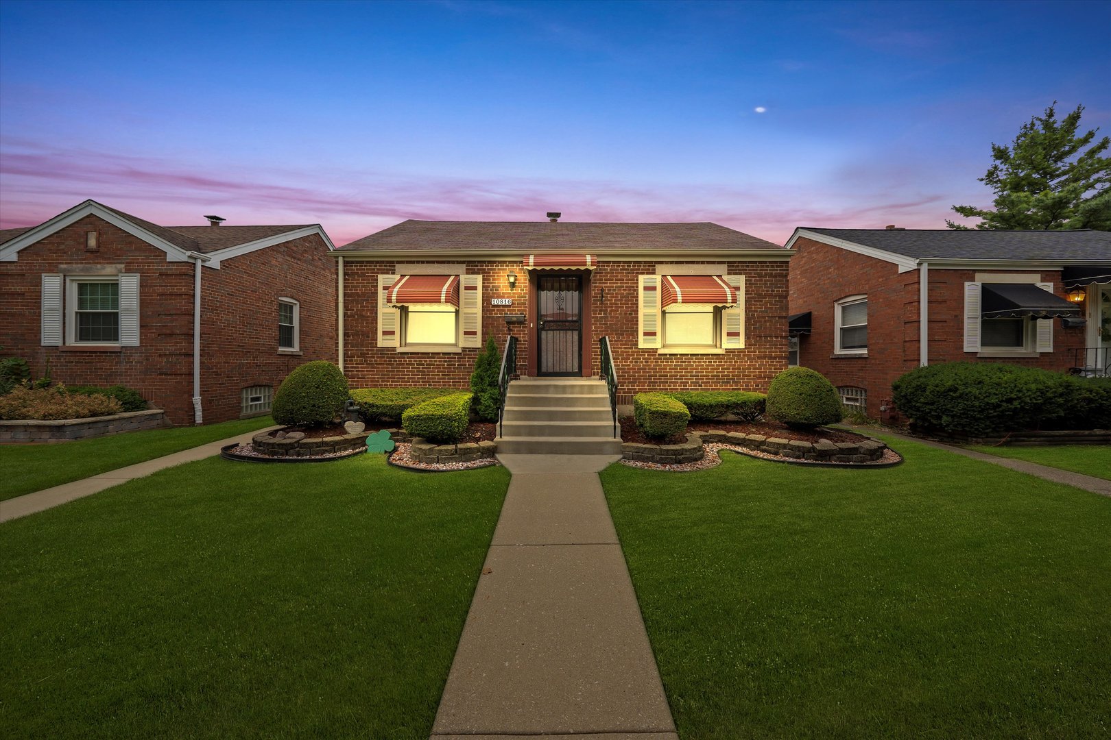 10816 South Ridgeway Avenue Chicago, IL 60655 - Photo 2 of 16 Gallery Image 2
