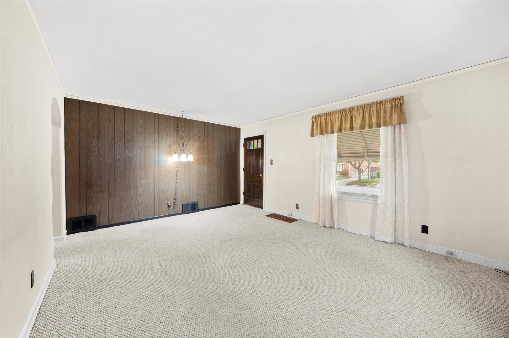 10816 South Ridgeway Avenue Chicago, IL 60655 - Photo 4 of 16 Gallery Image 4
