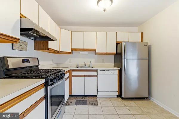 $2,360 | 3403 Waltham Court, Yardley, PA 19067