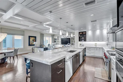 $7,950,000 | 146 4th Avenue Northeast, Unit 600, St. Petersburg, FL 33701