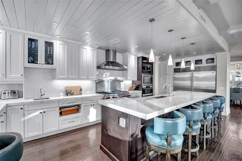 $7,950,000 | 146 4th Avenue Northeast, Unit 600, St. Petersburg, FL 33701