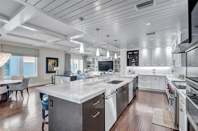 $7,950,000 | 146 4th Avenue Northeast, Unit 600, St. Petersburg, FL 33701