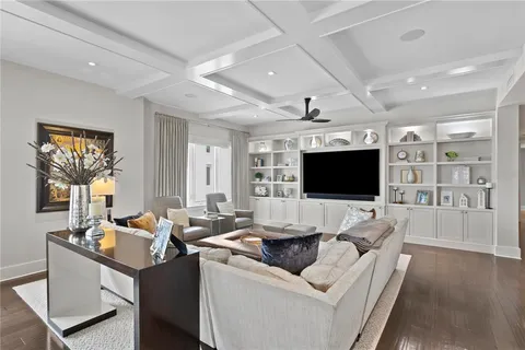 $7,950,000 | 146 4th Avenue Northeast, Unit 600, St. Petersburg, FL 33701