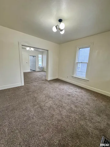 $900 | 2325 McKinley Avenue, Davenport, IA 52802