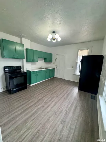 $900 | 2325 McKinley Avenue, Davenport, IA 52802