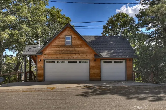a house view with a outdoor space
