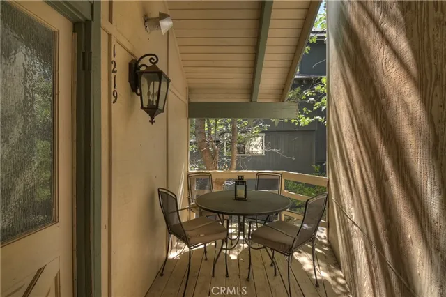 a view of a bunch of trees and bushes