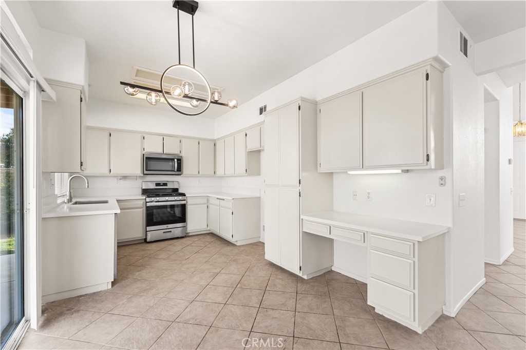 36934 Royce Court Palmdale, CA 93552 - Photo 16 of 51