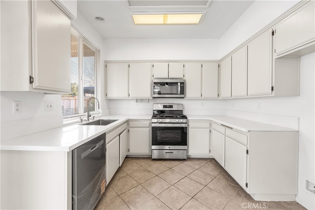 36934 Royce Court Palmdale, CA 93552 - Photo 18 of 51