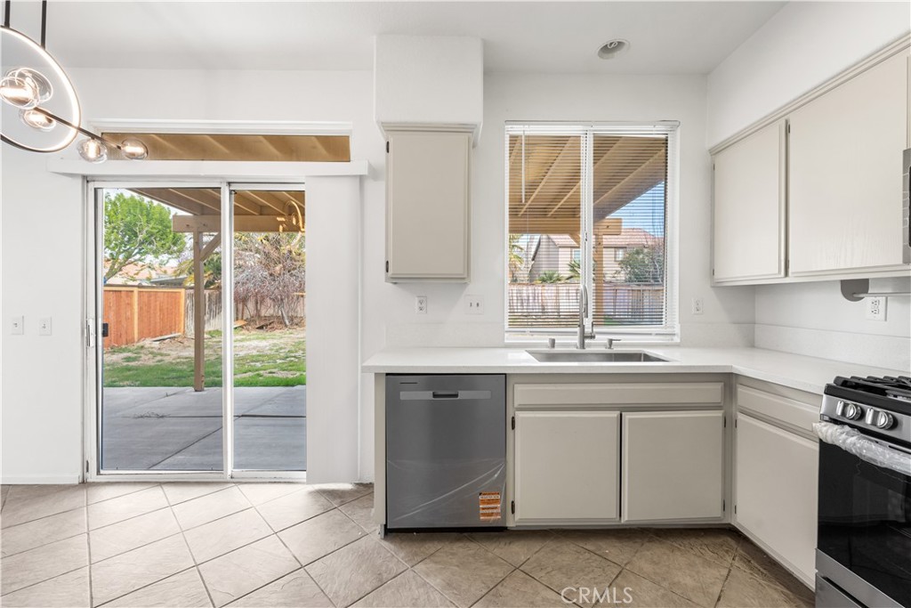 36934 Royce Court Palmdale, CA 93552 - Photo 20 of 51