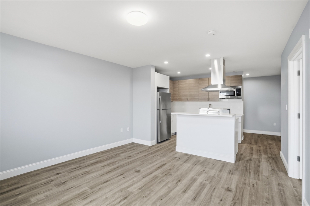 632 Centre Street, Unit 305 Boston, MA 02130 - Photo 2 of 15