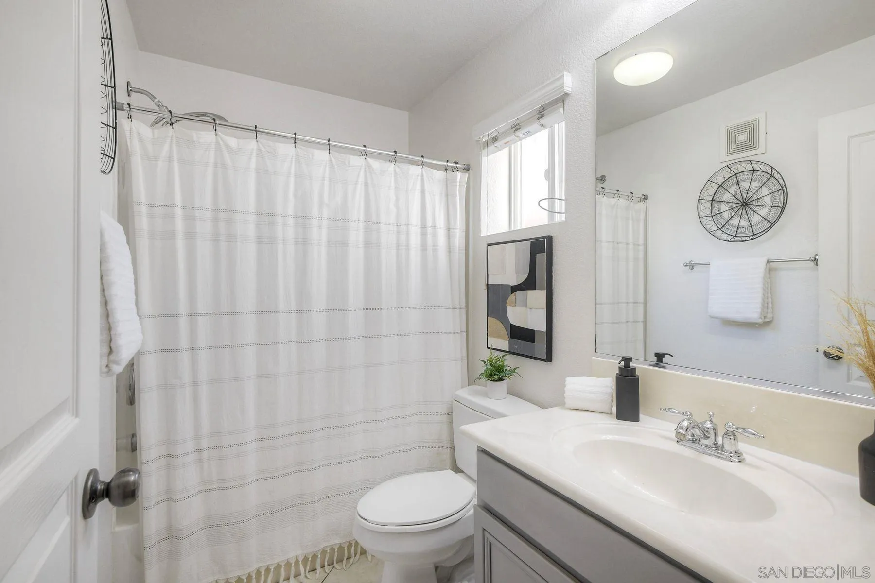 598 Almond Road San Marcos, CA 92078 - Photo 13 of 28