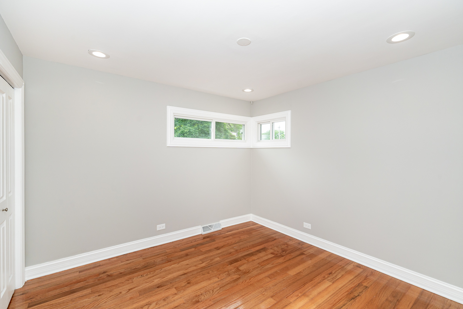 9433 Terminal Avenue Skokie, IL 60077 - Photo 14 of 21