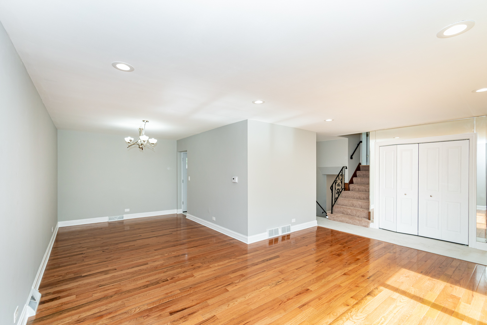 9433 Terminal Avenue Skokie, IL 60077 - Photo 6 of 21