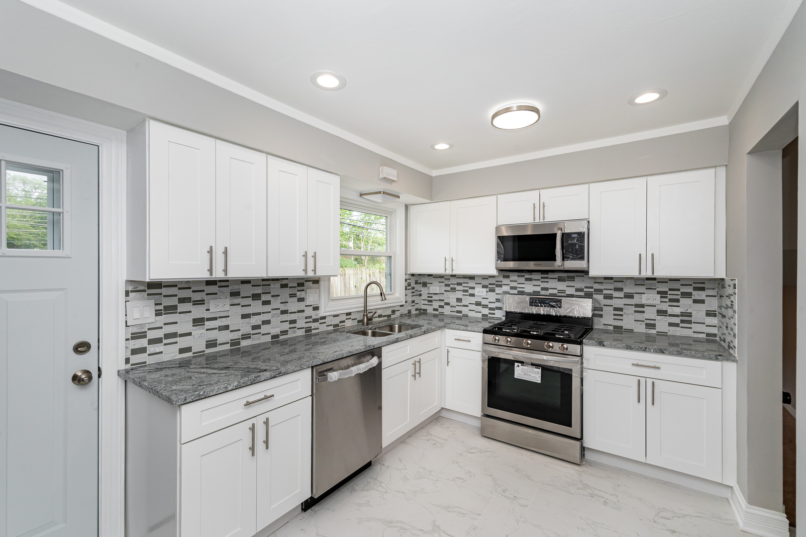 9433 Terminal Avenue Skokie, IL 60077 - Photo 10 of 21