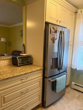 $2,750 | 6 Windermere Place, Unit 10, Rockville Centre, NY 11570