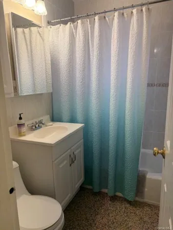 $2,750 | 6 Windermere Place, Unit 10, Rockville Centre, NY 11570