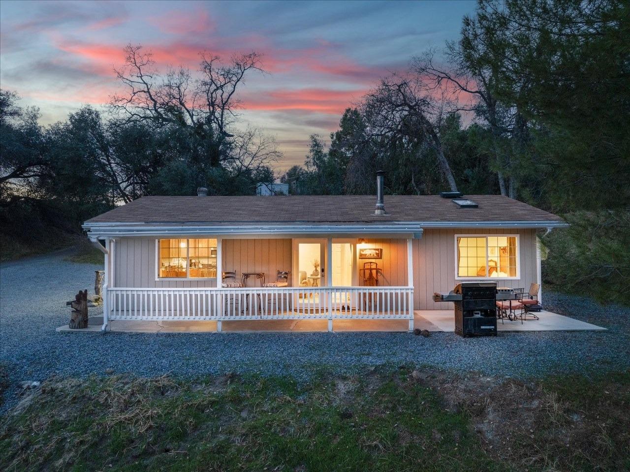 42109 River Falls Road Oakhurst, CA 93644 - Photo 2 of 51 Gallery Image 2