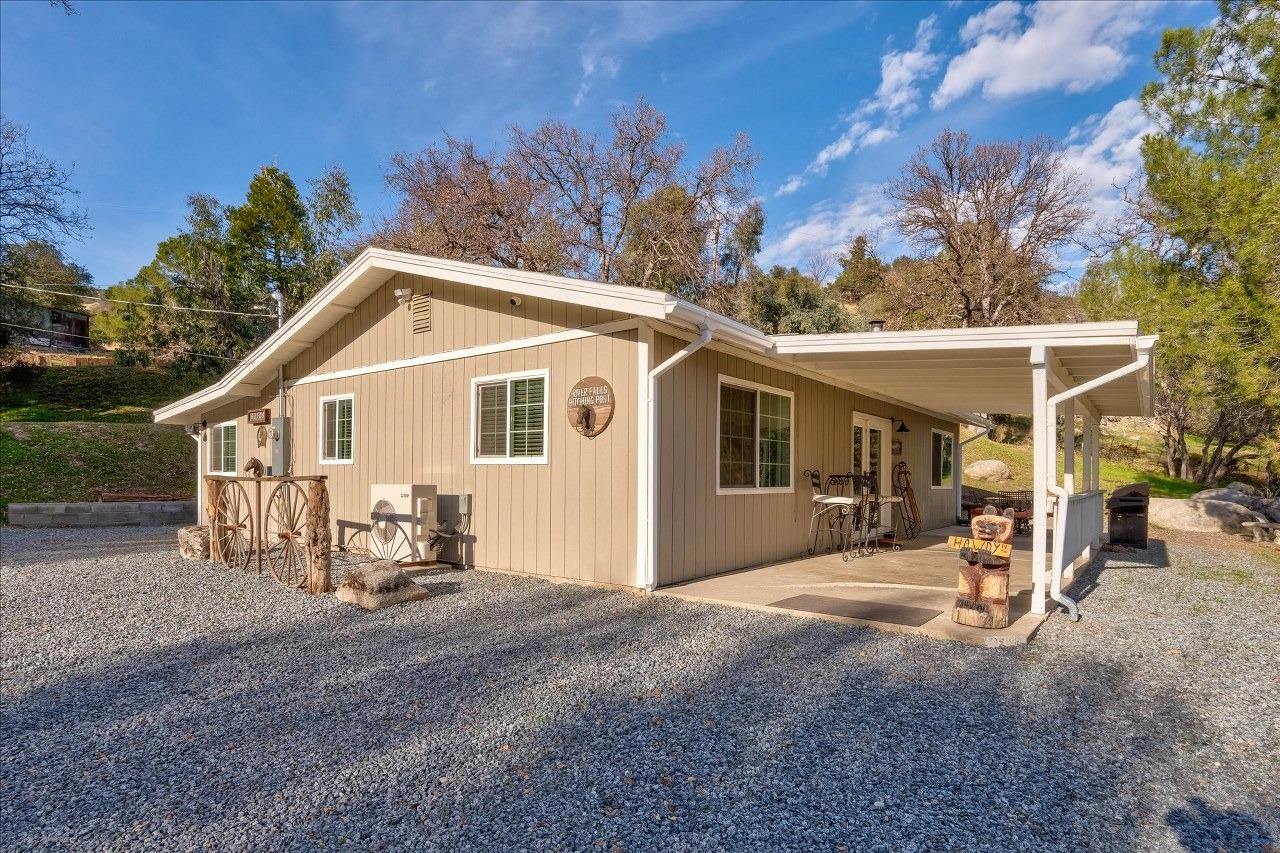 42109 River Falls Road Oakhurst, CA 93644 - Photo 3 of 51 Gallery Image 3