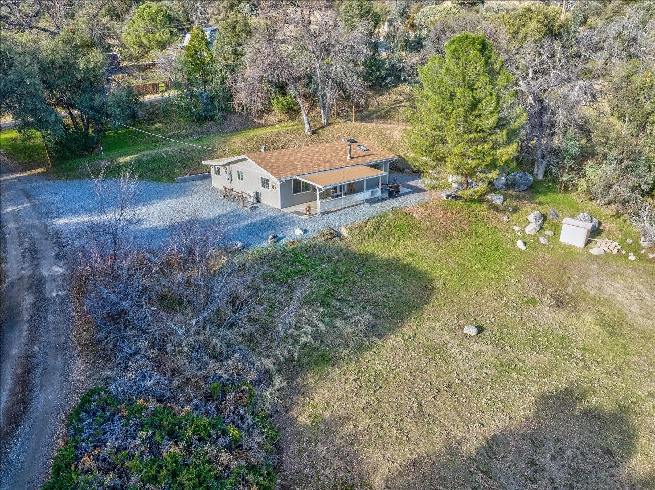 42109 River Falls Road Oakhurst, CA 93644 - Photo 4 of 51 Gallery Image 4