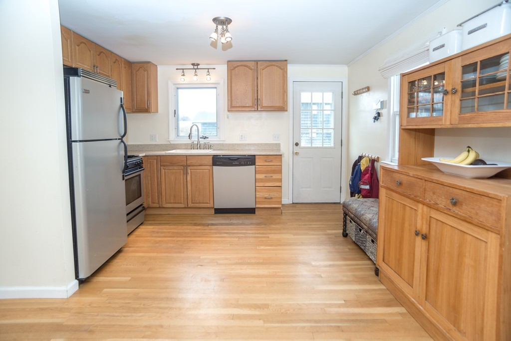 92 Harding Street Chicopee, MA 01013 - Photo 11 of 30 Gallery Image 11