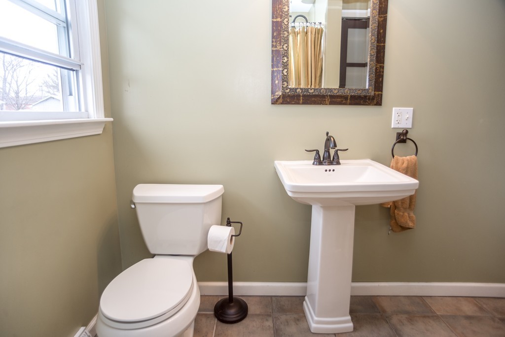 92 Harding Street Chicopee, MA 01013 - Photo 13 of 30 Gallery Image 13