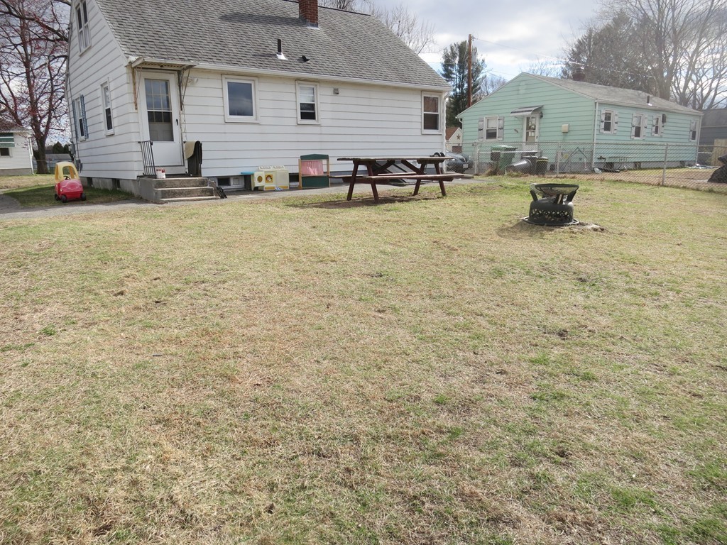 92 Harding Street Chicopee, MA 01013 - Photo 27 of 30 Gallery Image 27