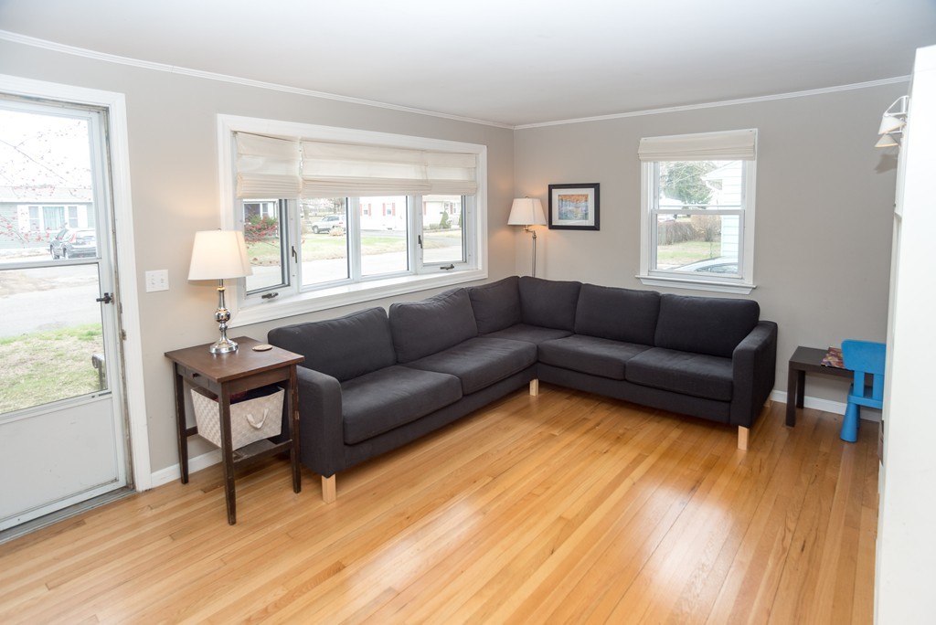 92 Harding Street Chicopee, MA 01013 - Photo 3 of 30 Gallery Image 3