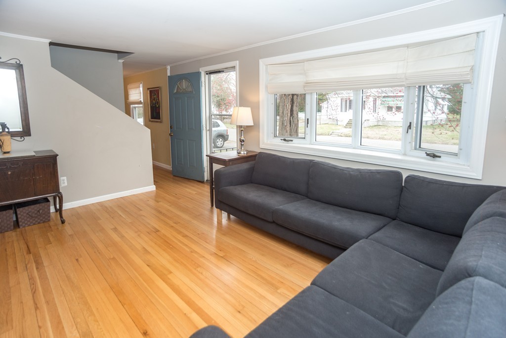 92 Harding Street Chicopee, MA 01013 - Photo 4 of 30 Gallery Image 4
