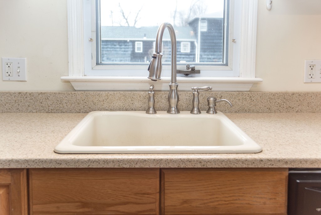 92 Harding Street Chicopee, MA 01013 - Photo 9 of 30 Gallery Image 9