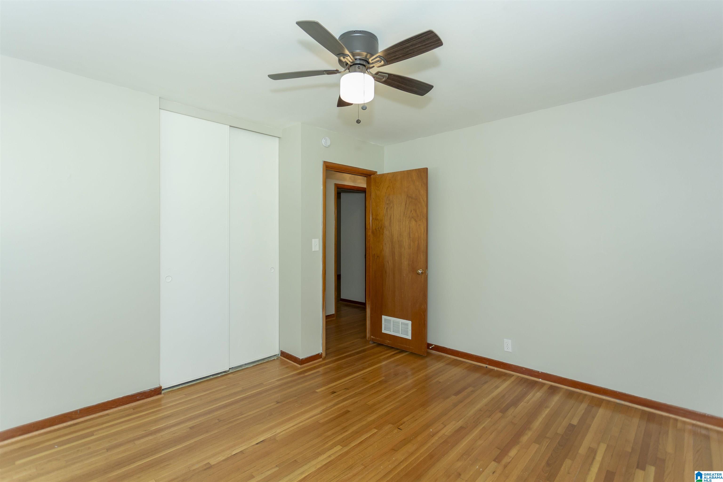 1025 Barnisdale Road Birmingham, AL 35235 - Photo 13 of 39