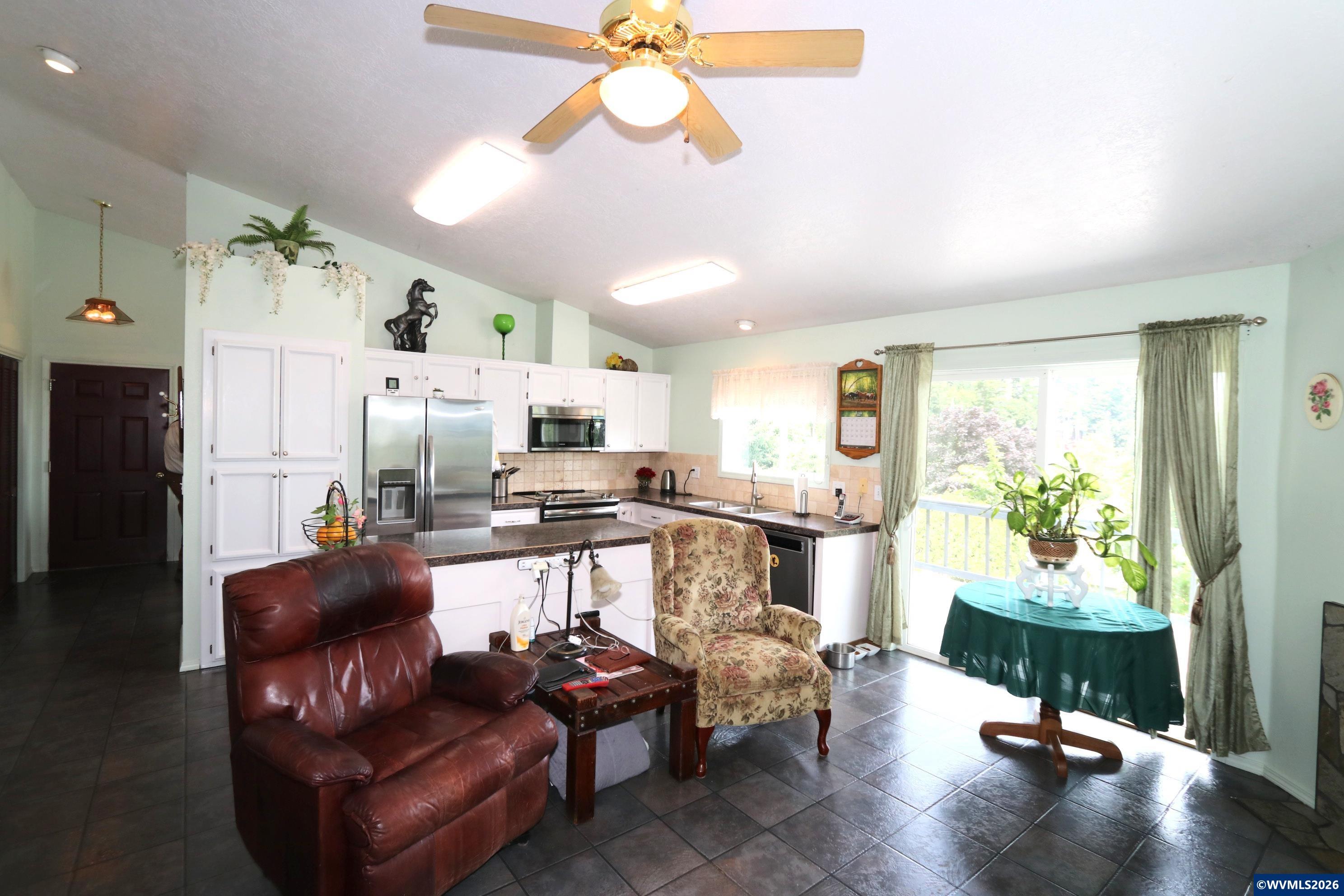 3345 Sample Road Falls City, OR 97344 - Photo 6 of 37 Gallery Image 6