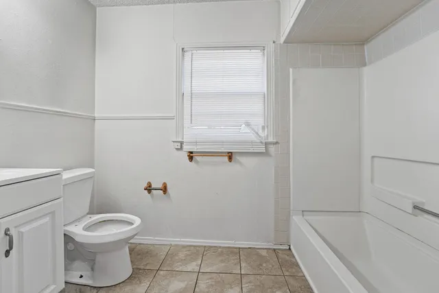 $1,295 | 2216 30th Street, Lubbock, TX 79411